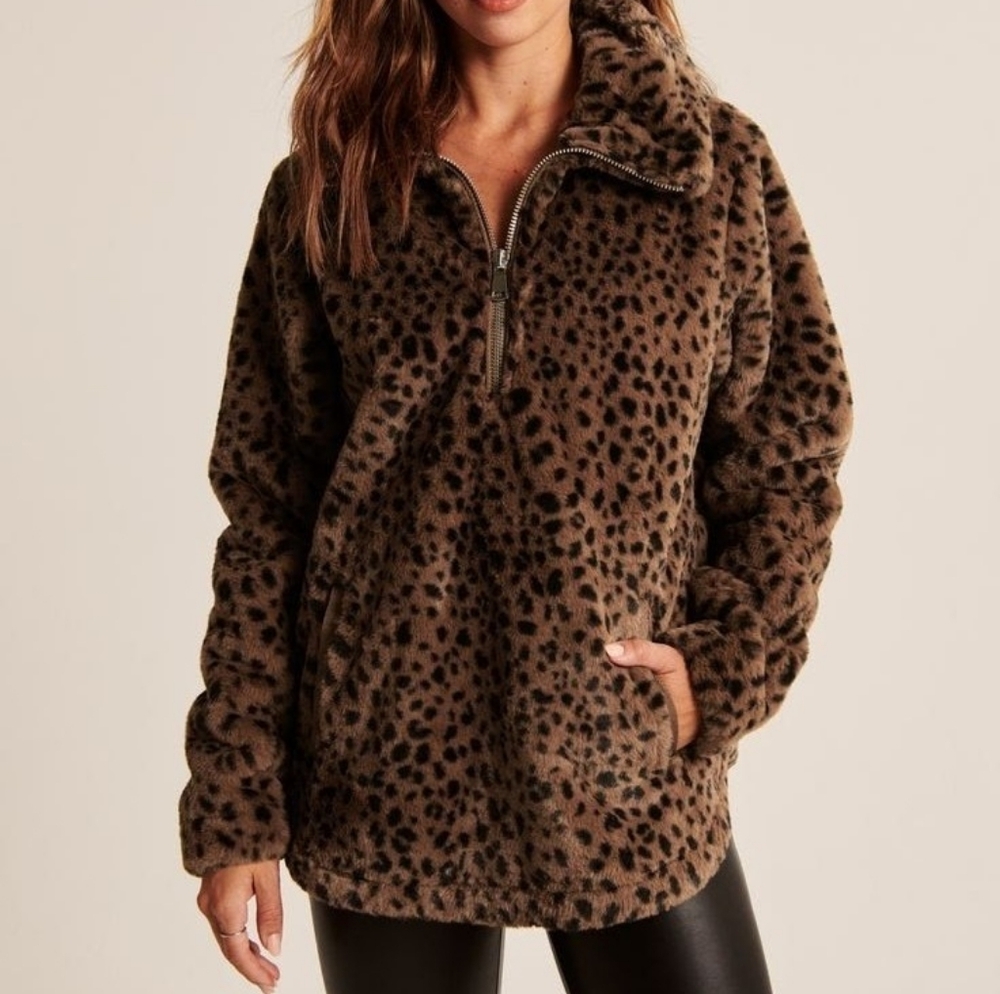 Abercrombie & Fitch A&F Leopard cheetah faux Fur Half Zip Jacket Pullover M NWT